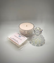 Load image into Gallery viewer, London Peony &amp; Blush Suede 6 Oz Luxury Candle
